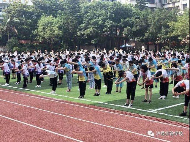 泸县实验学校：国旗之下毕业献礼，祝福声中茁壮成长(图4)