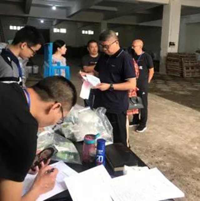 检查5家批发企业，抽样11组，泸州开展“食盐安全”大检查(图1)