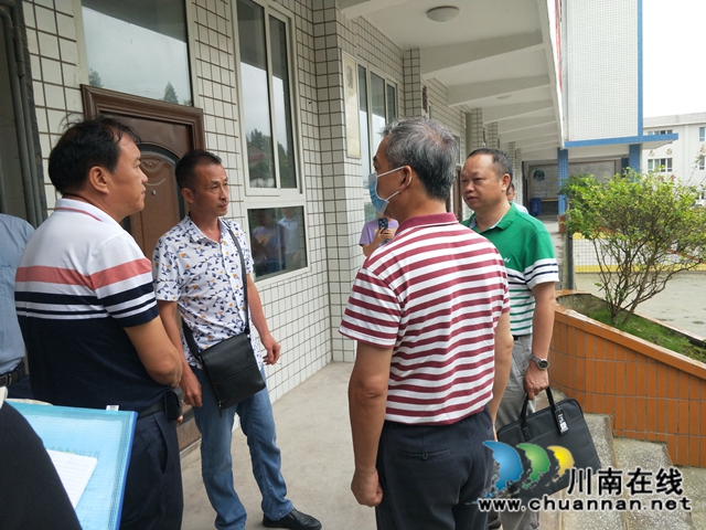 叙永县人大带队到分水中心校检查安全工作(图1)