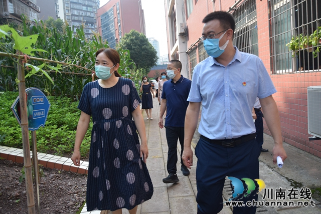 市委宣传部到泸州十八中检查省级文明校园迎复检准备情况(图2)