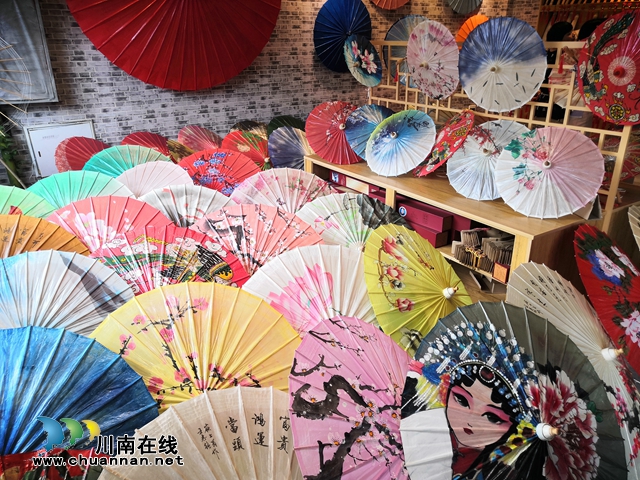 自己亲手包黄粑、做油纸伞、调制国窖1573，爽不爽？(图12)