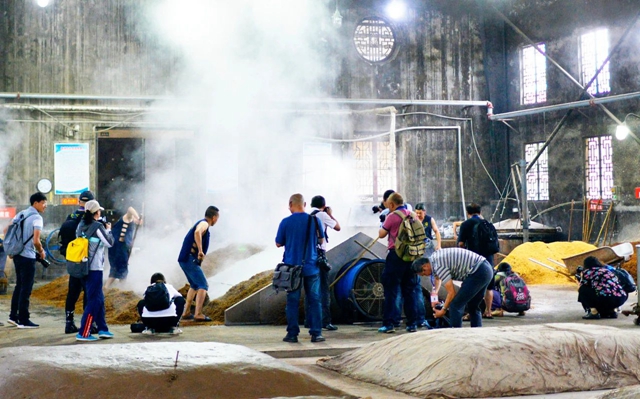 【聚焦】泸州白酒文化“巡香之旅”启航┃“大兵团作战”寻找“影”酒艺术封面大片 （009期）(图17)