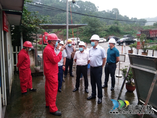 刘纲带队检查合江县端午节前安全工作(图1) 刘纲带队检查合江县端午节前安全工作(图1)