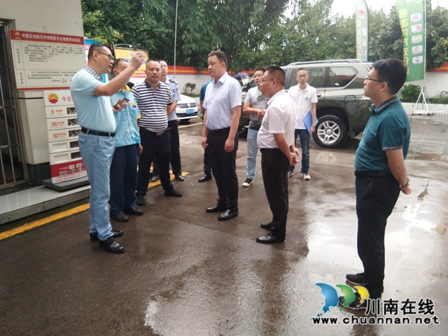 刘纲带队检查合江县端午节前安全工作(图2) 刘纲带队检查合江县端午节前安全工作(图2)