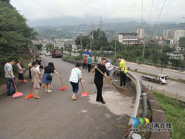 叙永县经济商务科学技术局多措并举开展省级卫生县城复审迎检工作(图1) 叙永县经济商务科学技术局多措并举开展省级卫生县城复审迎检工作(图1)