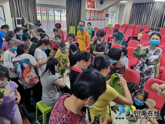 粽香飘爱意 感恩永流传！龙马潭区红星街道新民社区开展“我们的节日·端午节”亲子活动(图1)