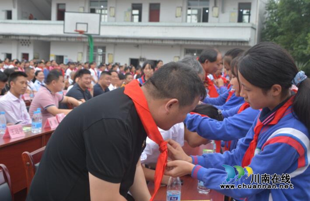 心系家乡教育 合江白鹿镇爱心人士为白鹿镇中心校校区搬迁捐赠117万余元(图2)