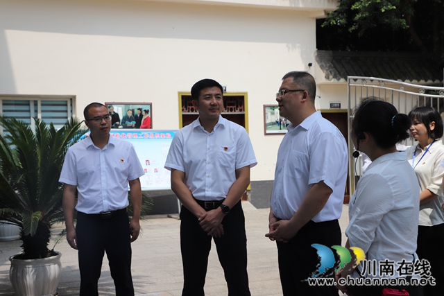 梁磊到泸县玉蟾街道调研基层党建、基层治理工作(图2)