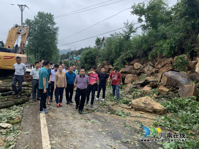 泸州市自然资源和规划局积极防范地质灾害 强力应对“6·26”暴雨袭击(图1)