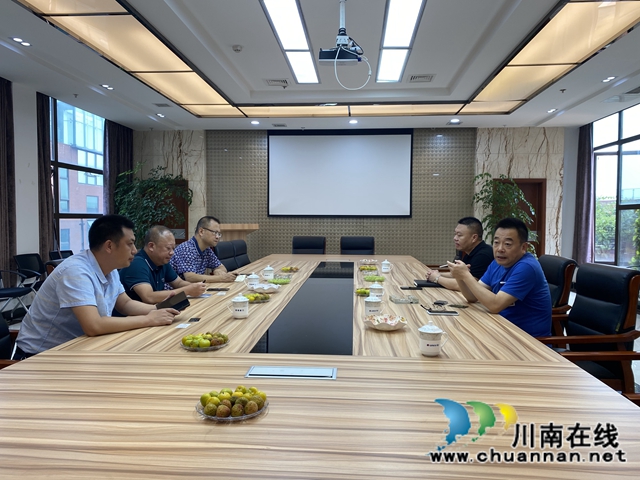 龙马潭区小市街道组织人大代表走访辖区重点企业(图2)