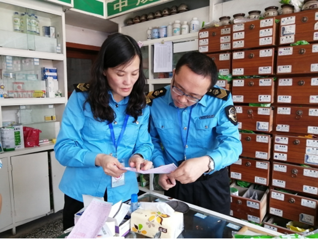 泸州市场监管“连查四案”！涉及不合格食品、不合格药品、问题眼镜配制仪、虚假广告(图2)