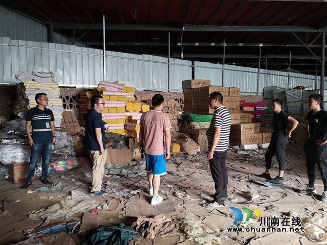 龙马潭区查处一非法储存烟花爆竹仓库(图4)