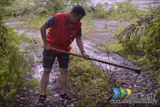 泸县建校开展“我爱建校，我为龙城校区建设做贡献”主题党日活动(图3)