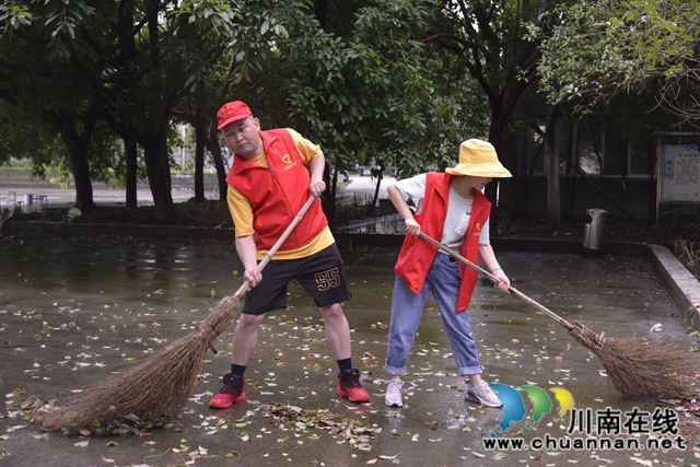 泸县建校开展“我爱建校，我为龙城校区建设做贡献”主题党日活动(图2)