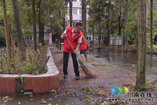 泸县建校开展“我爱建校，我为龙城校区建设做贡献”主题党日活动(图5)