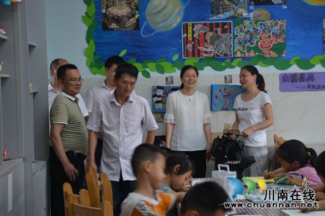 泸州市科协副主席张连俊带队调研龙马潭区玉带河学校科技教育工作(图2)