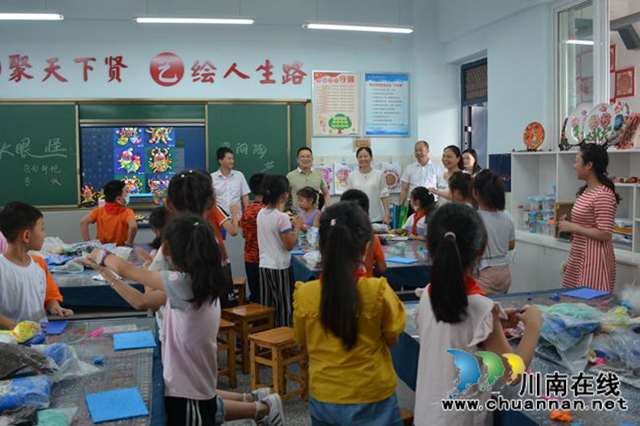 泸州市科协副主席张连俊带队调研龙马潭区玉带河学校科技教育工作(图3)