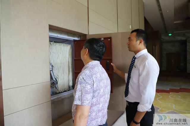 玉蟾街道开展“党政同责、一岗双责”包联重点企业安全生产检查(图6)