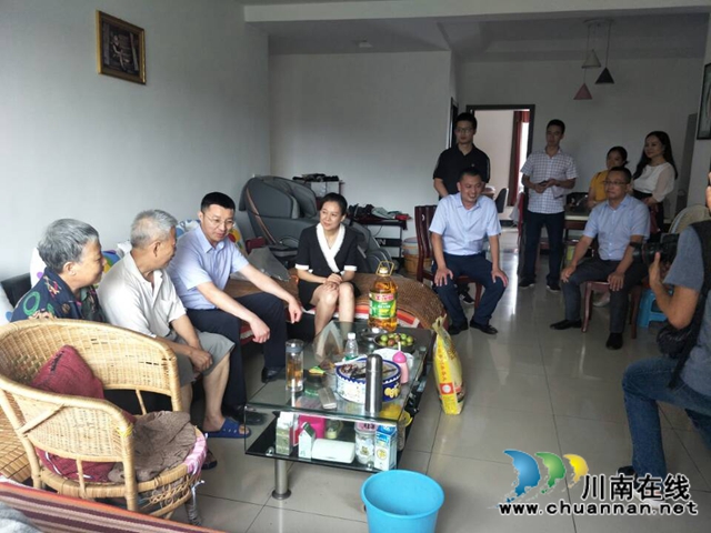龙马潭：领导上门慰问，老党员暖心窝(图1)