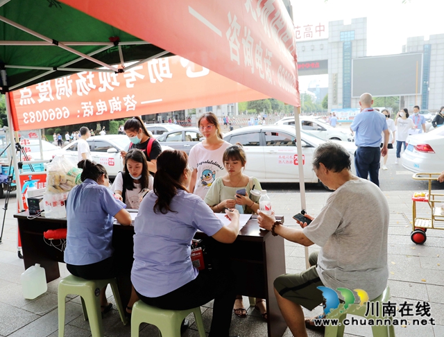 泸州：爱心车队再出发，助力高考献爱心！(图9)