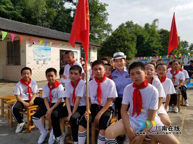 ​女交警大队长唐娟娟的警察故事：用无悔青春在高速上书写韶华(图13)