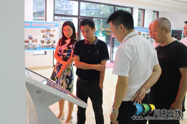 泸县政协到玉蟾街道调研基层综合文化服务站(图1)