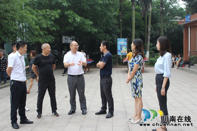 泸县政协到玉蟾街道调研基层综合文化服务站(图5)