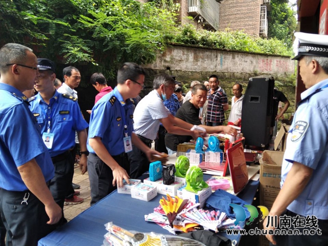 泸县云龙镇开展场镇综合整治行动(图2)