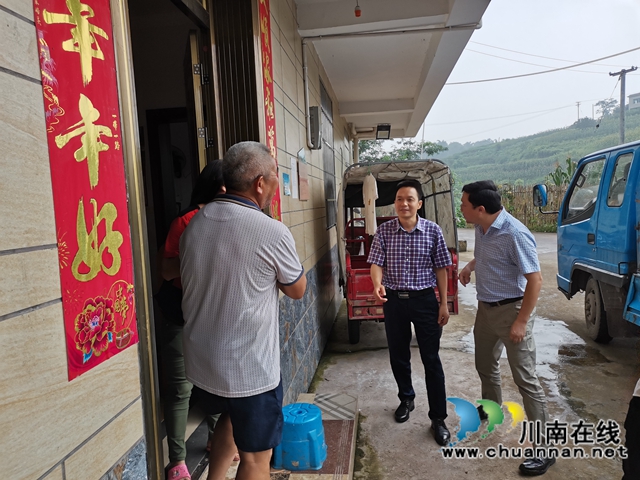张福荣到泸县百和镇挂牌督战重点村脱贫攻坚工作(图1)