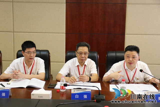 泸州市国资委主任杜磊率队调研融通安防集团(图4)