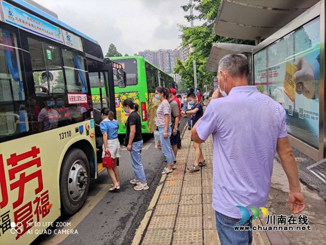 泸州长江大桥封桥后 过江公交客流日均增长2.7万人次(图3)