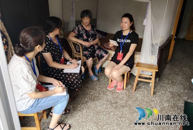 江阳区北城街道：人大代表小组走访群众收集意见(图1)