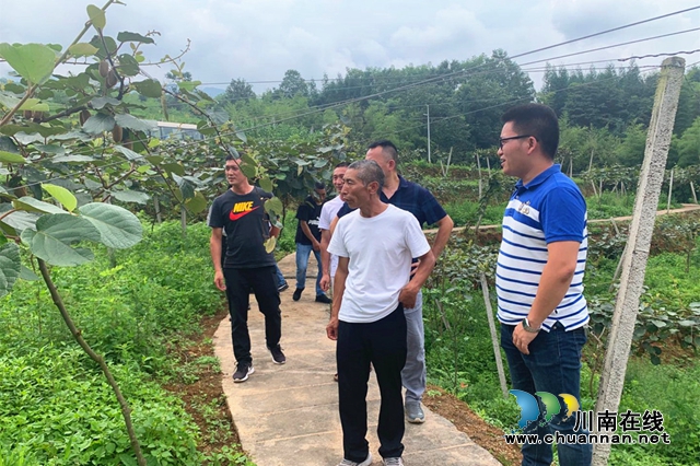 四川警察学院：扶贫路上，我们携手共进！(图3)