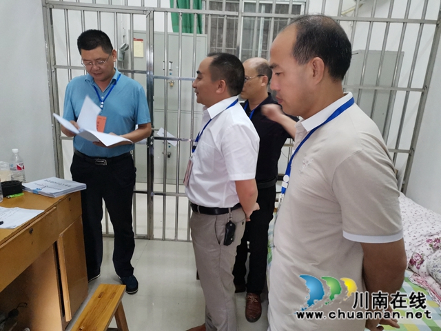 冯图到合江县九支中学检查中考工作(图1)