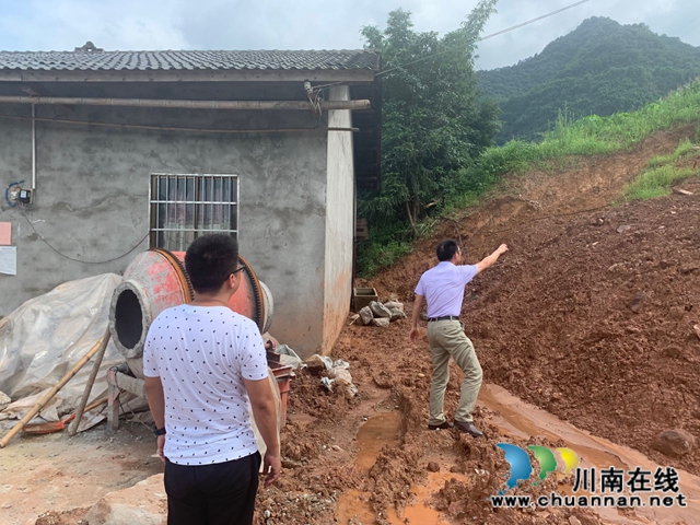合江县先滩镇人大代表助力防汛防洪(图2)