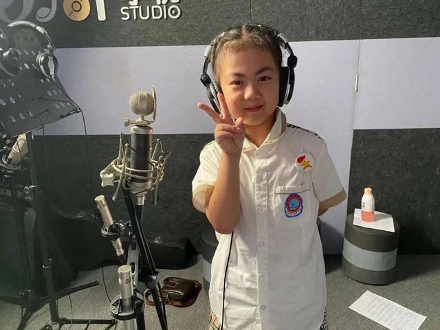 留下最美的回忆!自贡教师耗时两个月为学生创作毕业歌(图2) 留下最美的回忆!自贡教师耗时两个月为学生创作毕业歌(图2)