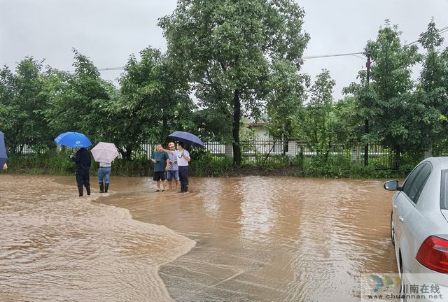 迅速行动，罗汉街道全力做好强降雨天气防汛工作(图3)