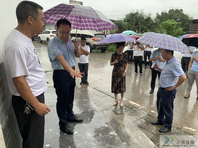 玉蟾街道召开农村人居环境整治“厕所革命”现场培训会(图2)