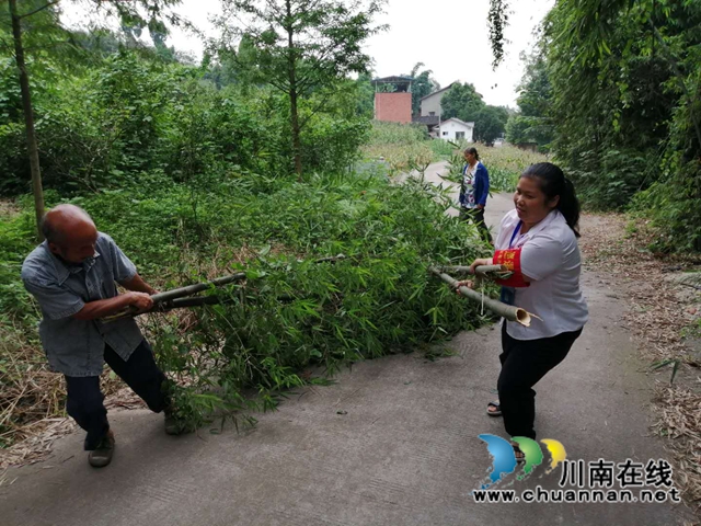 内江:网巡路遇“拦路虎”,社区“格格”急处理(图2) 内江:网巡路遇“拦路虎”,社区“格格”急处理(图2)