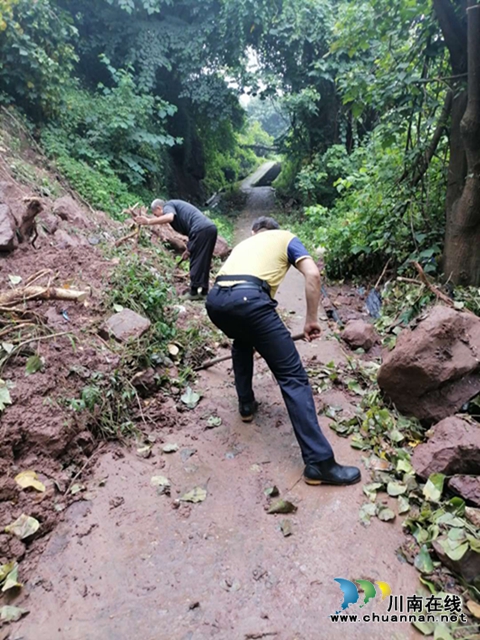 龙马潭区莲花池街道:扎实开展防汛工作,确保居民汛期安全(图1) 龙马潭区莲花池街道:扎实开展防汛工作,确保居民汛期安全(图1)