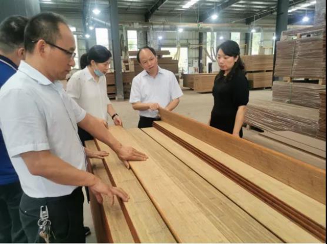 泸州市市场监管局：到一线“巡诊”，助推竹产业高质量发展(图1)