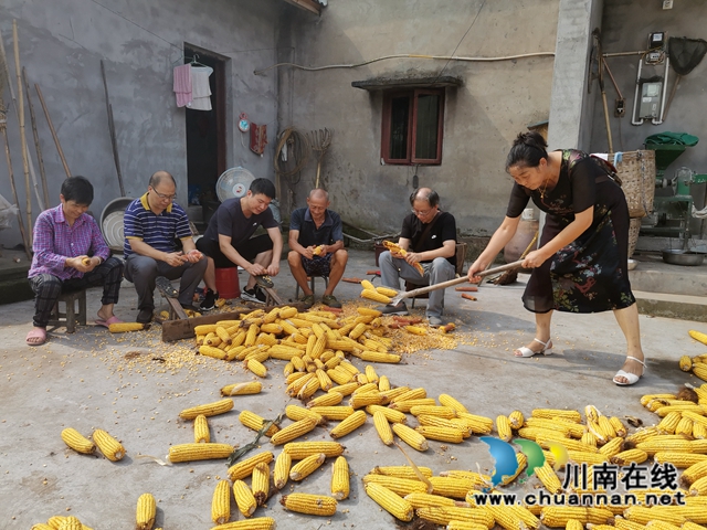 扶贫送关怀走访暖人心！泸县气象局精准扶贫得胜镇龙阴沟村(图4)