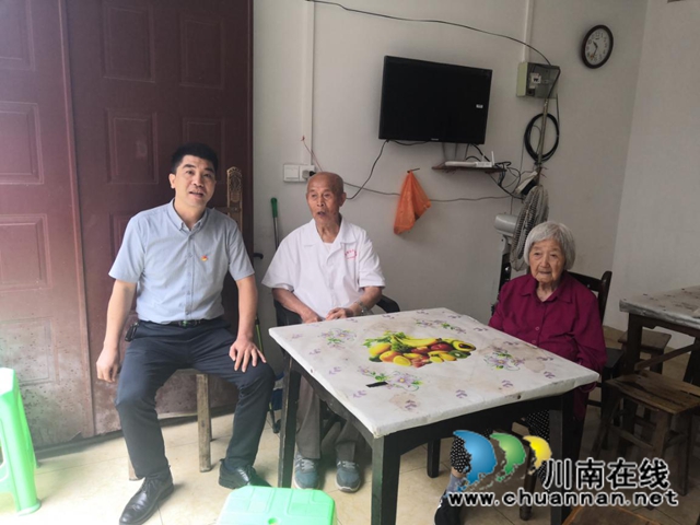 龙马潭区小市街道:暖心老兵,忆往昔峥嵘岁月(图2) 龙马潭区小市街道:暖心老兵,忆往昔峥嵘岁月(图2)