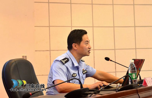 共青团泸州市委邀专家授课 西部志愿者集体学防身术(图3)