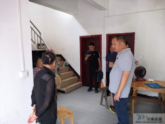 合江县委书记李仁军深入先滩镇调研脱贫攻坚工作(图5) 合江县委书记李仁军深入先滩镇调研脱贫攻坚工作(图5)