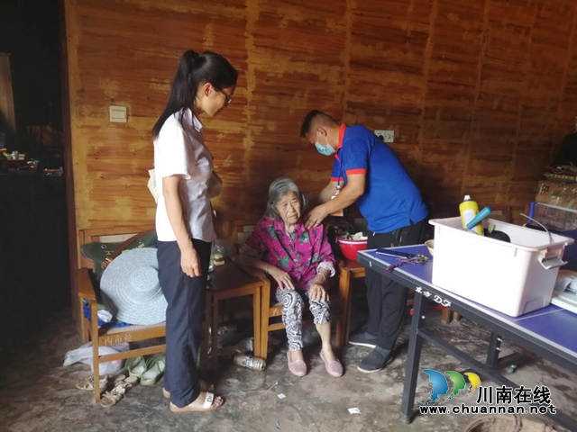 内江经开区靖民镇石坝村开展居家养老服务活动(图2)