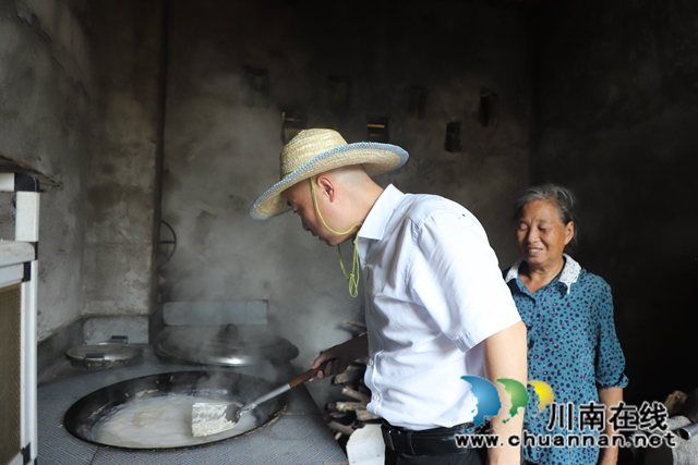 朱海斌到泸县玉蟾街道督导脱贫攻坚、森林防灭火工作(图3)