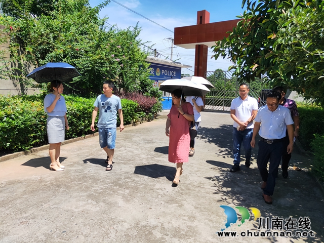 泸州市应急管理局到合江县开展安全社区复评验收(图1) 泸州市应急管理局到合江县开展安全社区复评验收(图1)