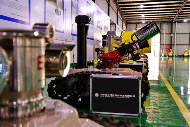 全国第一支消防救援特种机器人大队在纳溪成立!(图2) 全国第一支消防救援特种机器人大队在纳溪成立!(图2)