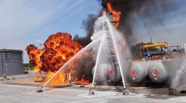 全国第一支消防救援特种机器人大队在纳溪成立!(图5) 全国第一支消防救援特种机器人大队在纳溪成立!(图5)